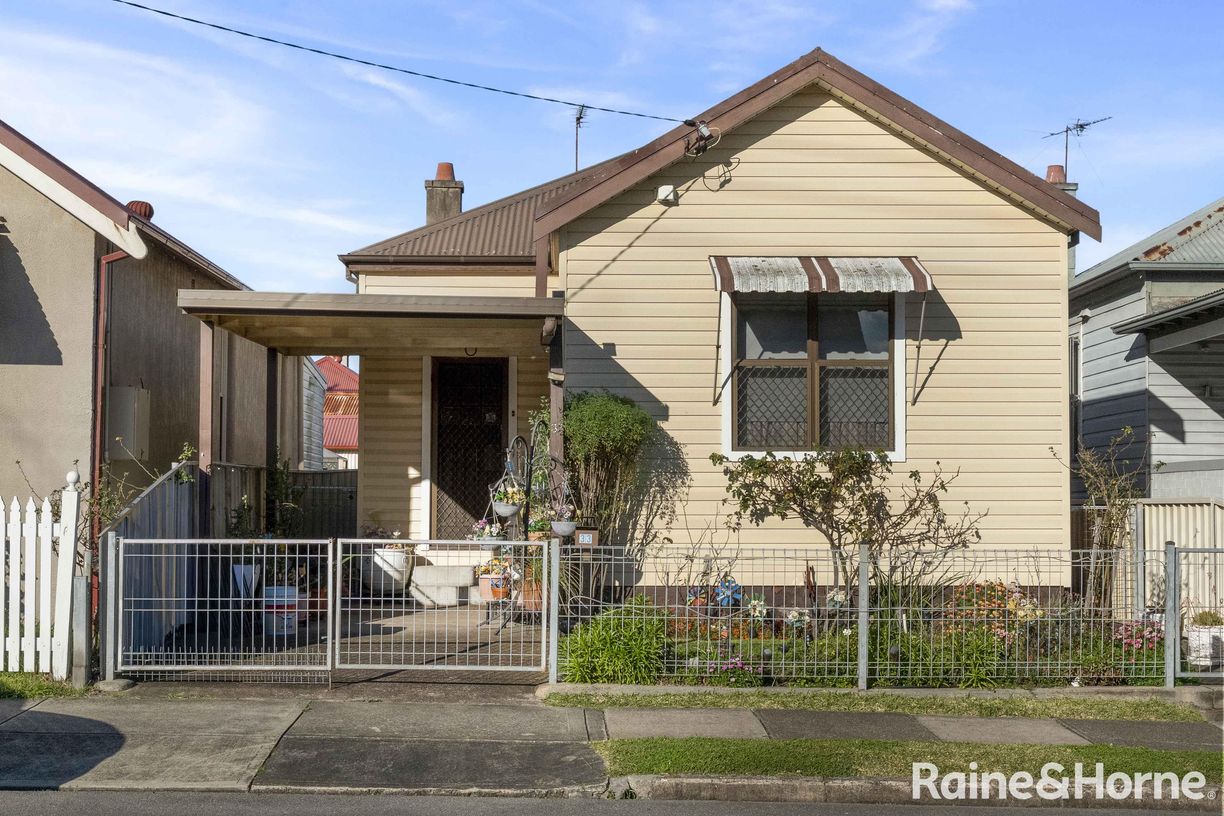 33 Barton Street — photo 2 of 10
