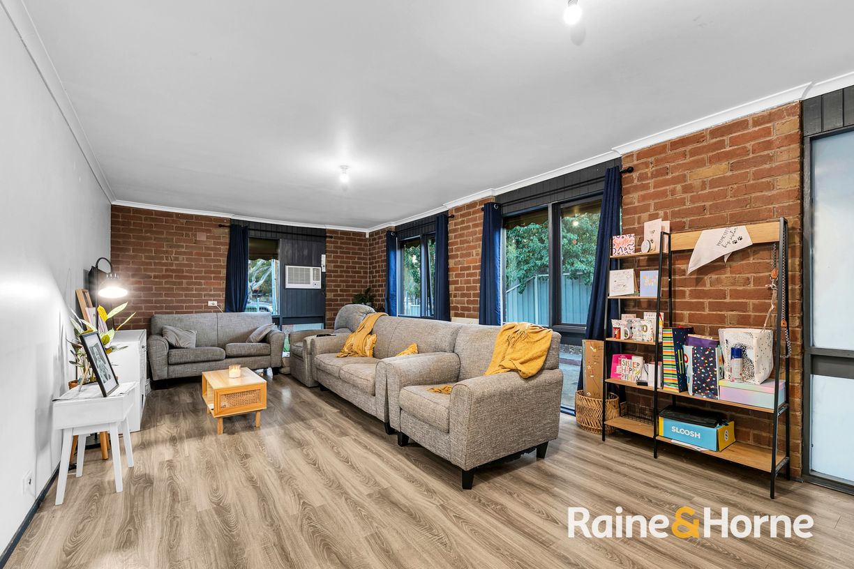 64 Ballan Road — photo 3 of 19