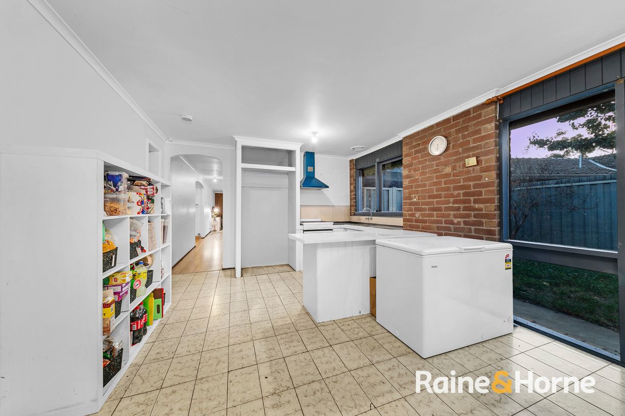 64 Ballan Road — photo 6 of 19