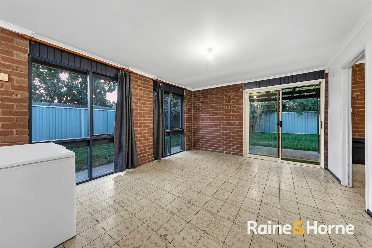 64 Ballan Road — photo 7 of 19