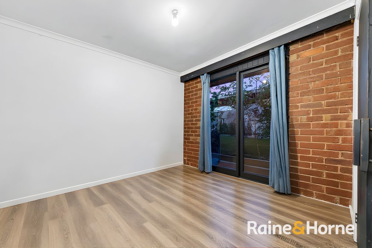 64 Ballan Road — photo 13 of 19