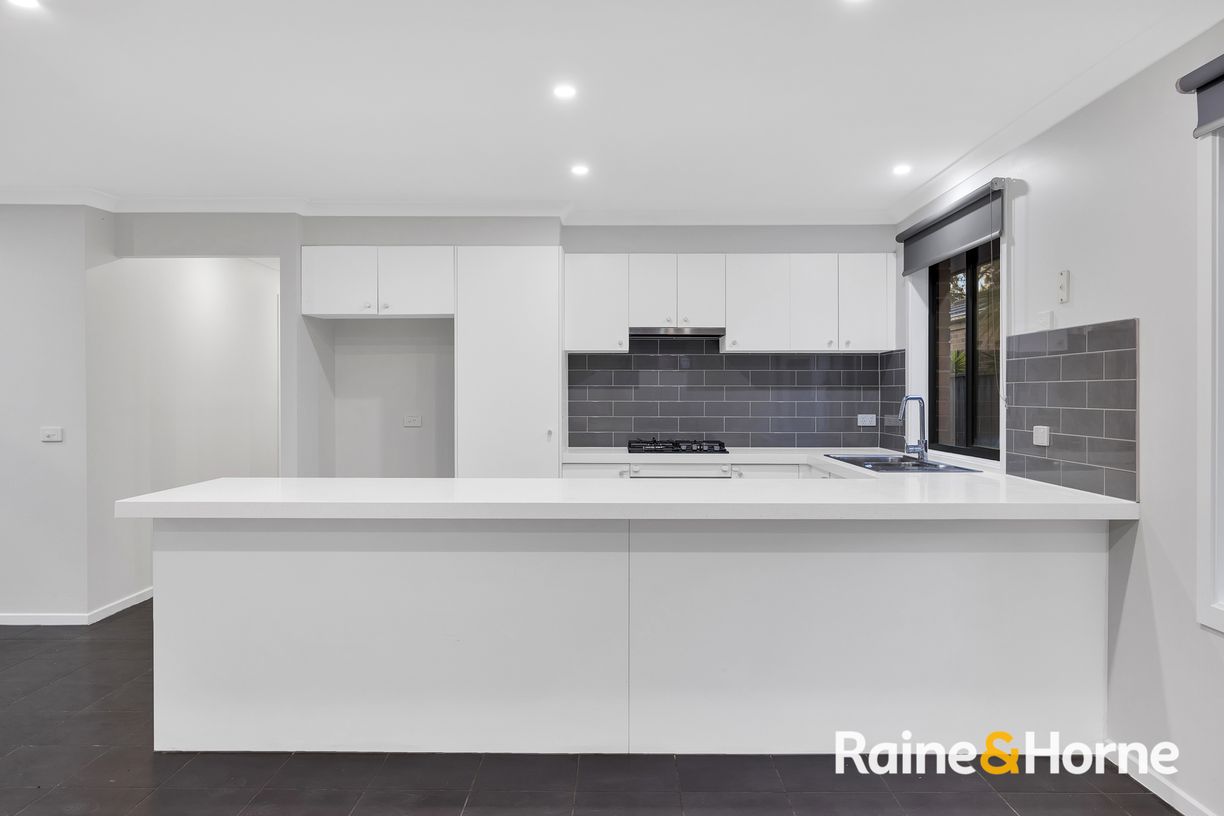 10 Crissa Street — photo 4 of 27