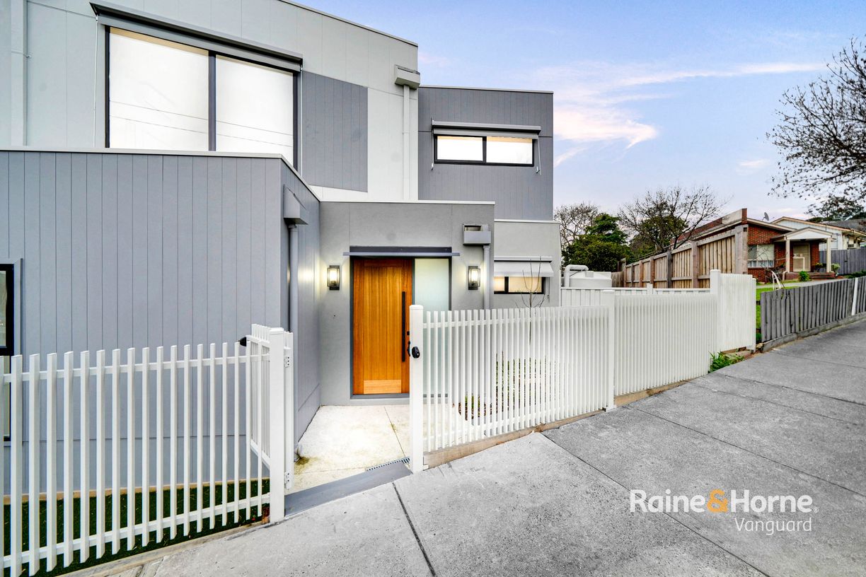 4/22 Dorrington Avenue — photo from Raine & Horne Vanguard
