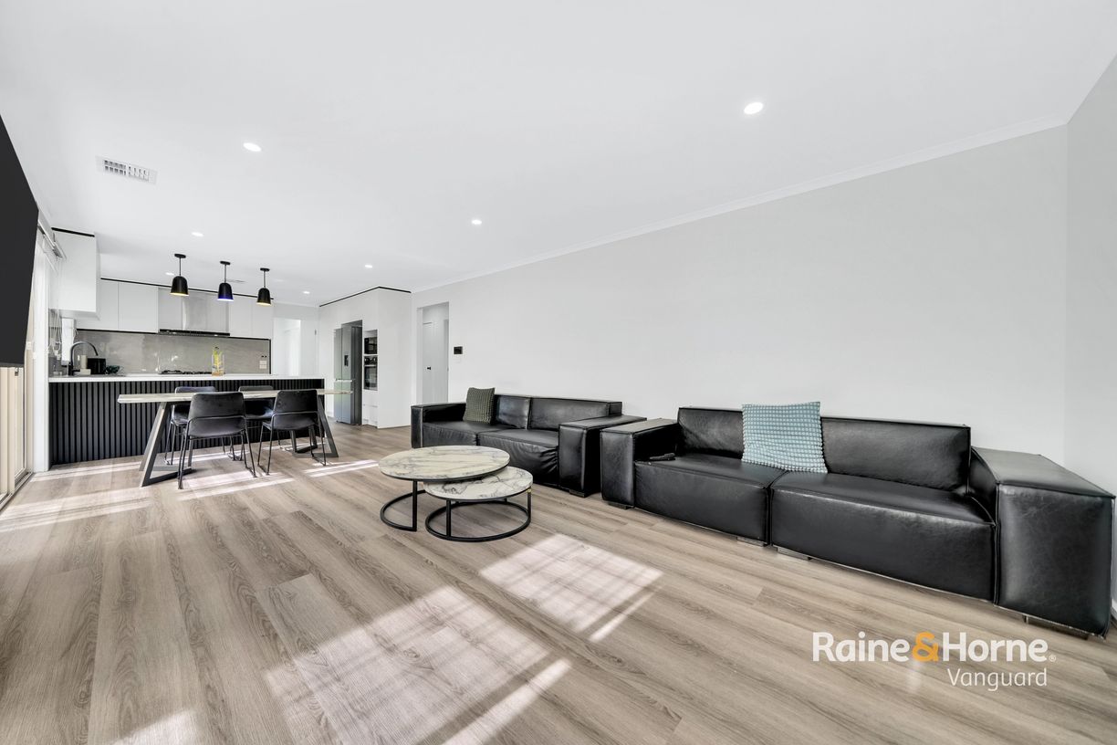 75 Mareeba Way — photo 8 of 30
