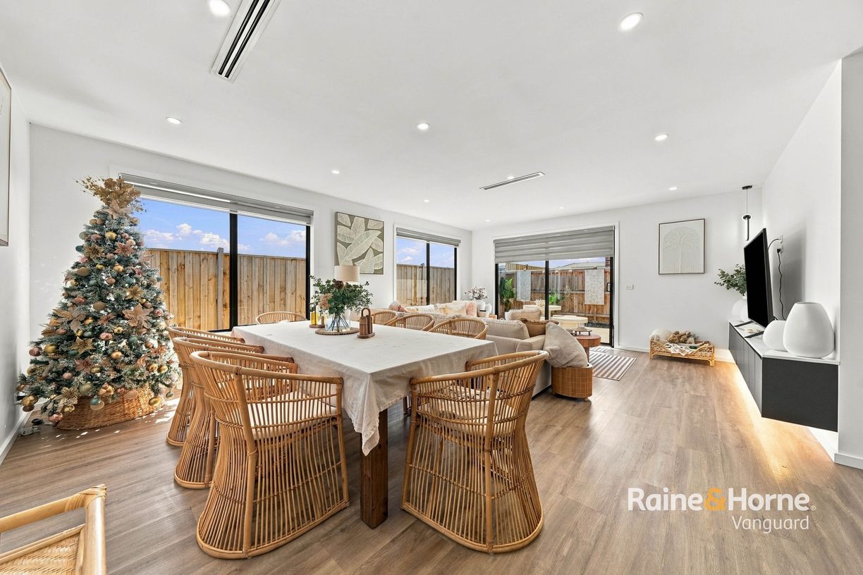 18 Light Street — photo 3 of 17