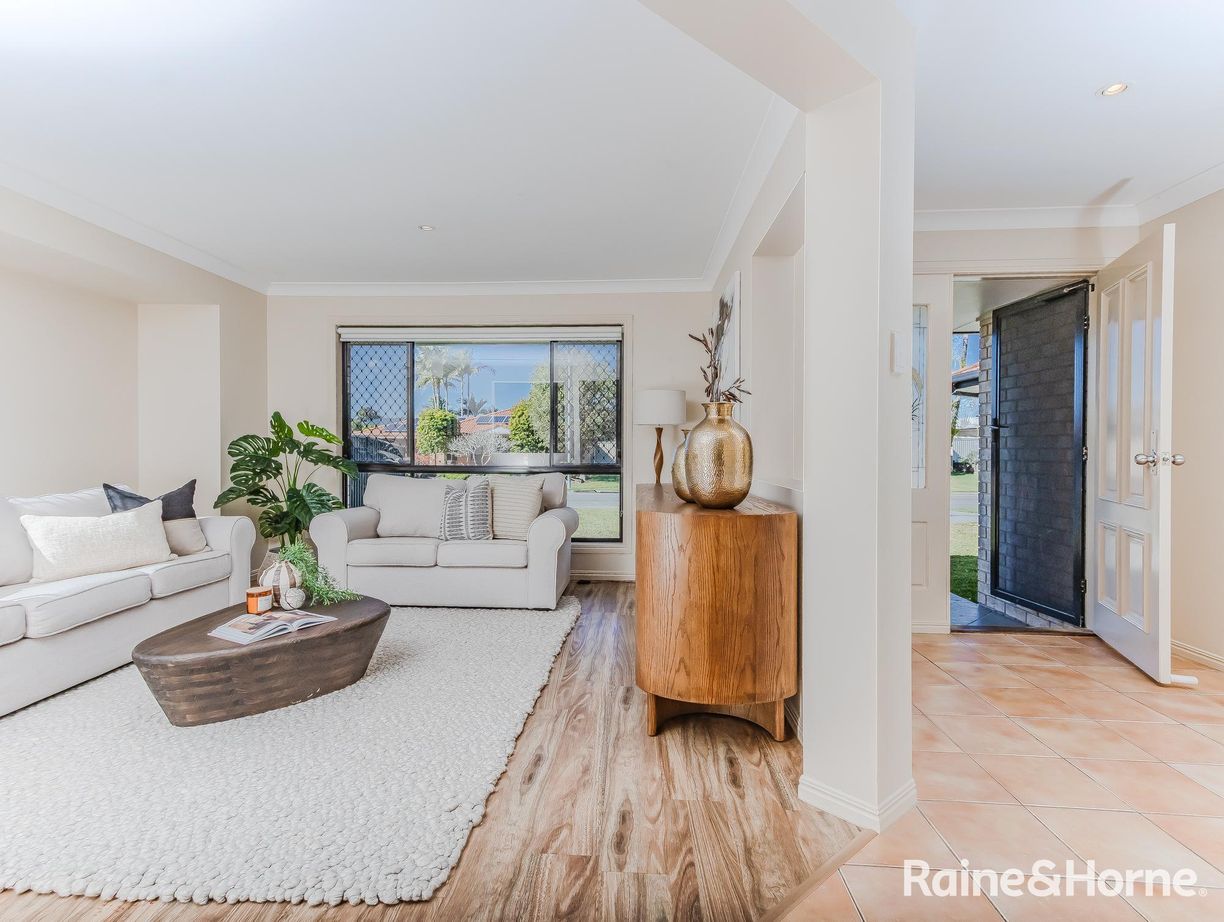 24 Taylor Drive — photo 3 of 29