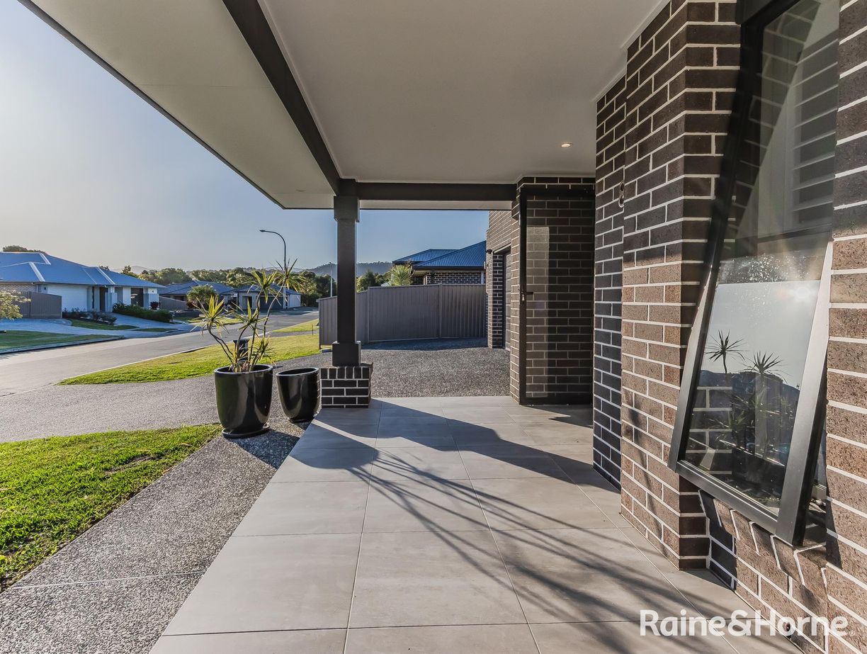 8 Hemlock Street — photo 3 of 30