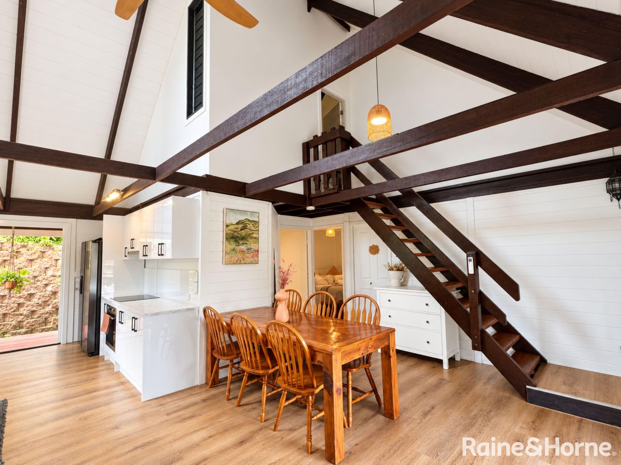 2/35 Hall Drive — photo 4 of 20