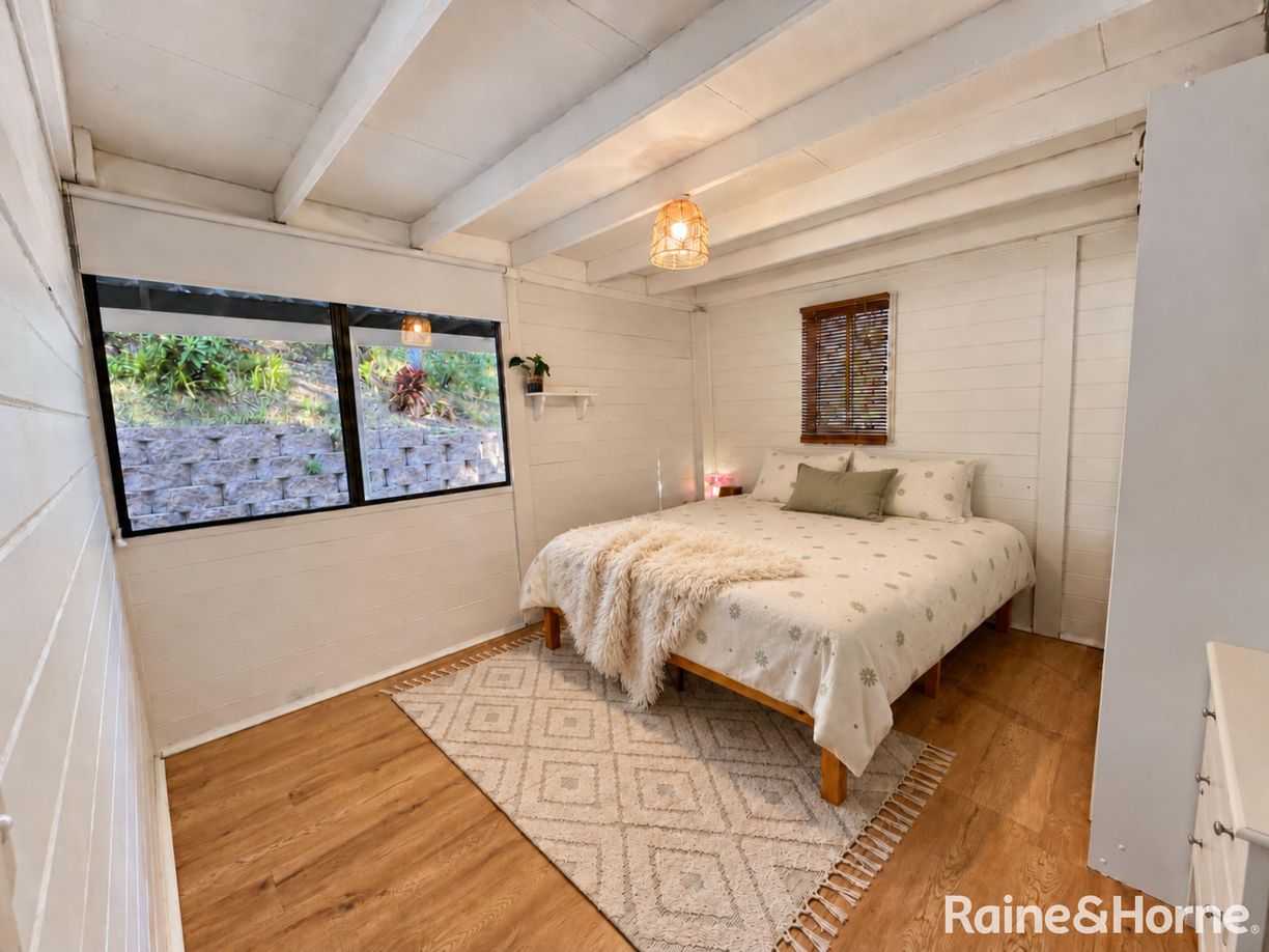 2/35 Hall Drive — photo 10 of 20