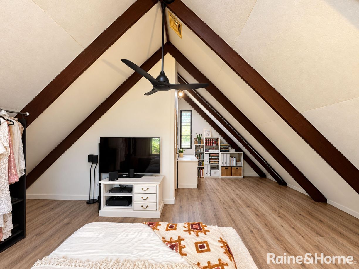 2/35 Hall Drive — photo 8 of 20