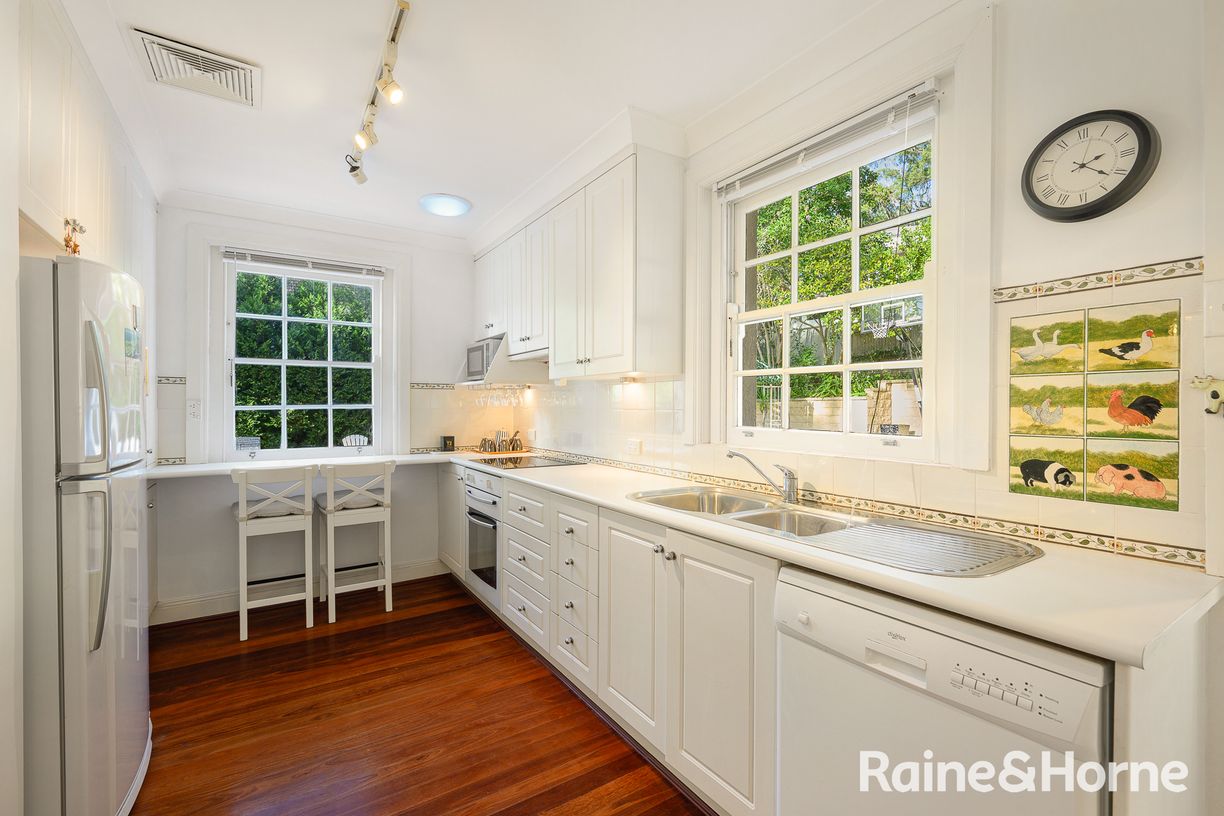 9 Kimbarra Road — photo 7 of 12