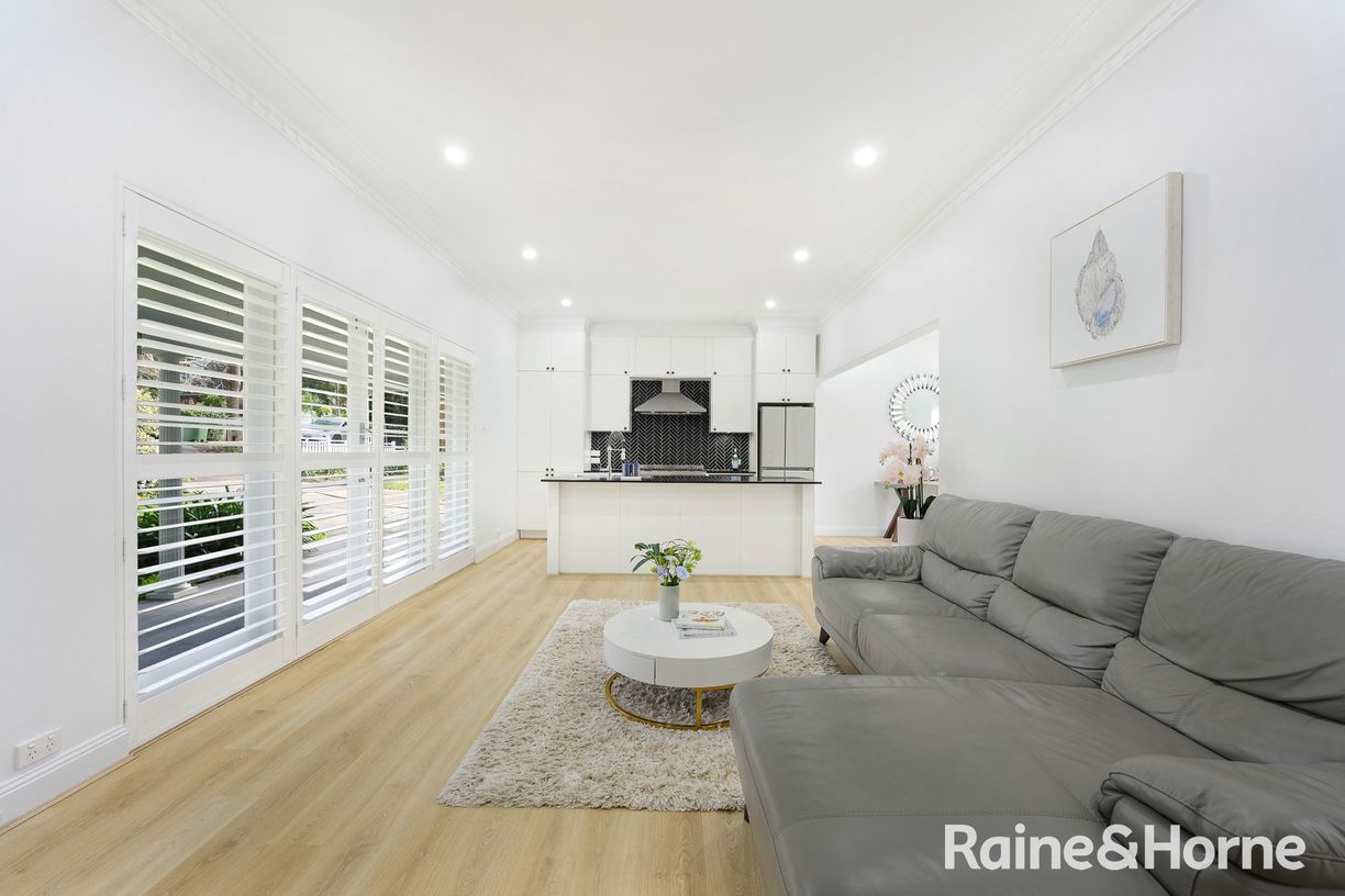 2 Rawson Crescent — photo 10 of 21