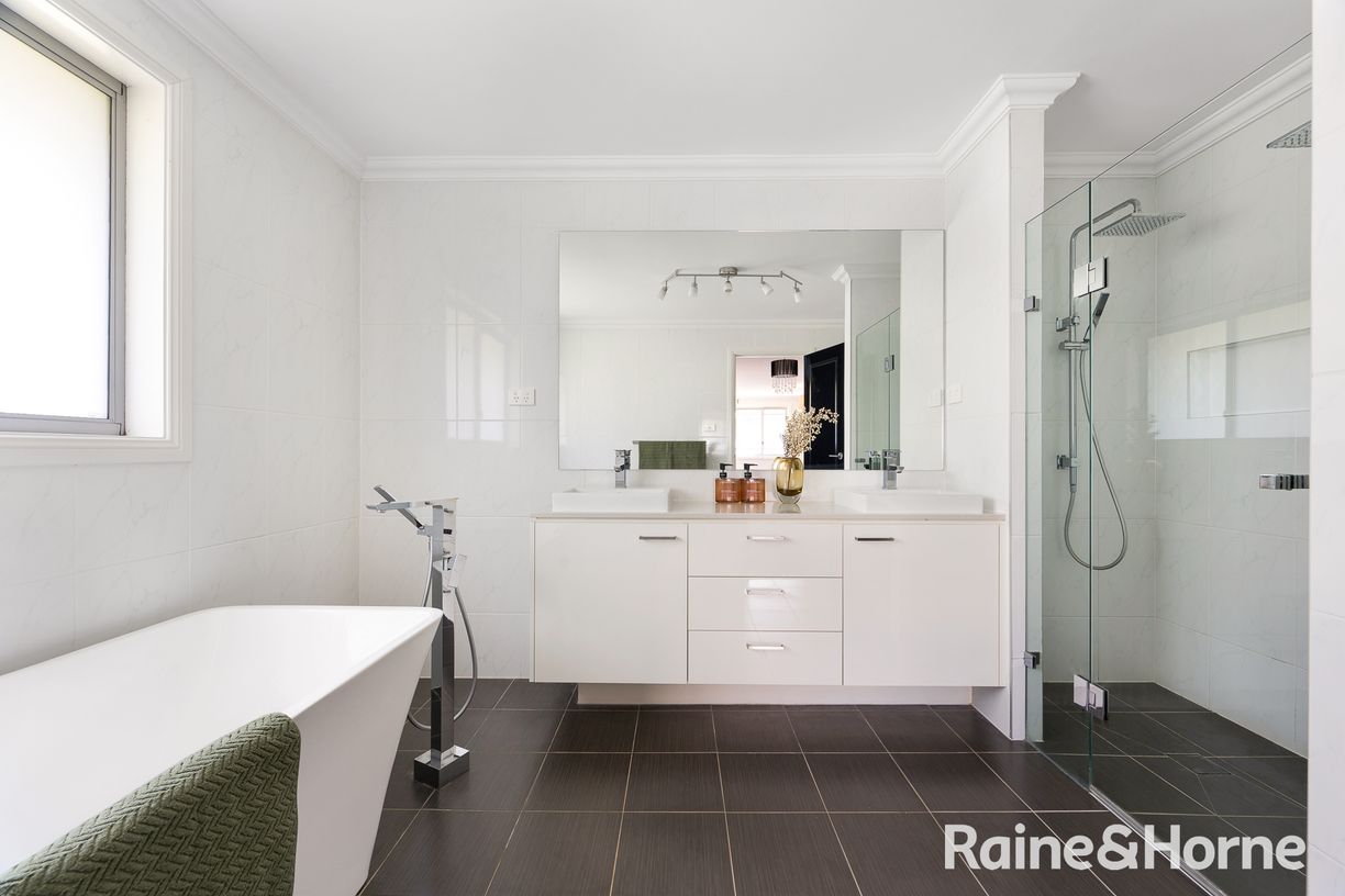5 Anoushka Place — photo 19 of 22