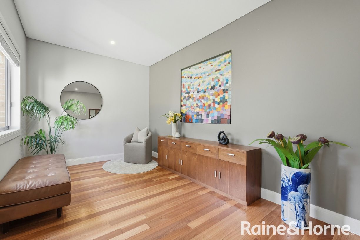 83 Woodbury Road — photo 11 of 26