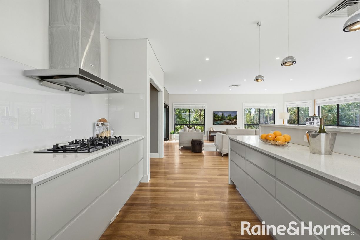 83 Woodbury Road — photo 7 of 26