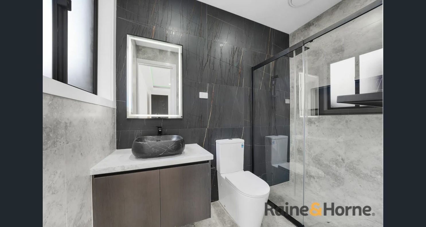 4 Sackville Way — photo 10 of 13