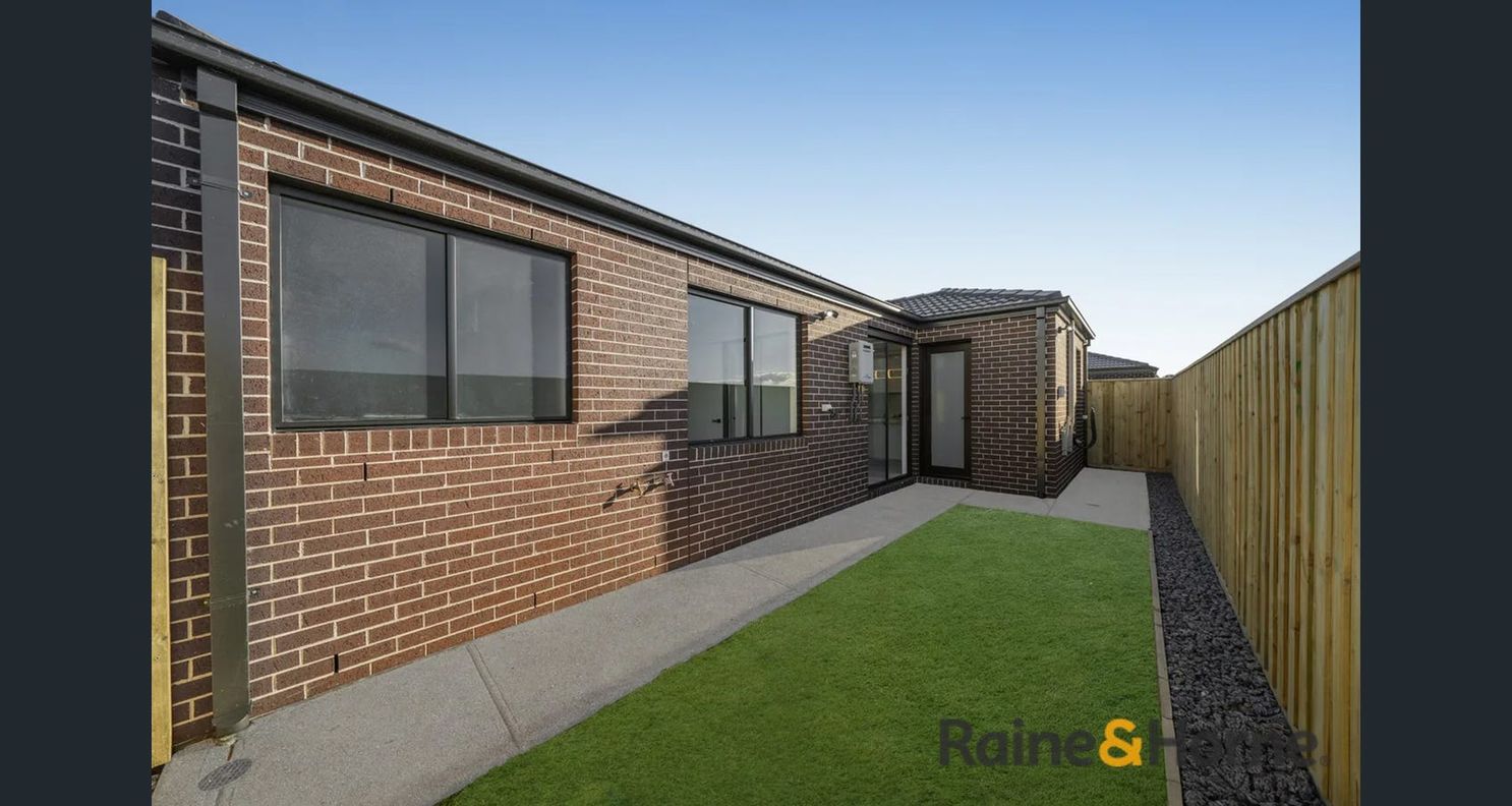 Burrawang Loop, Mickleham VIC — photo 5 of 9
