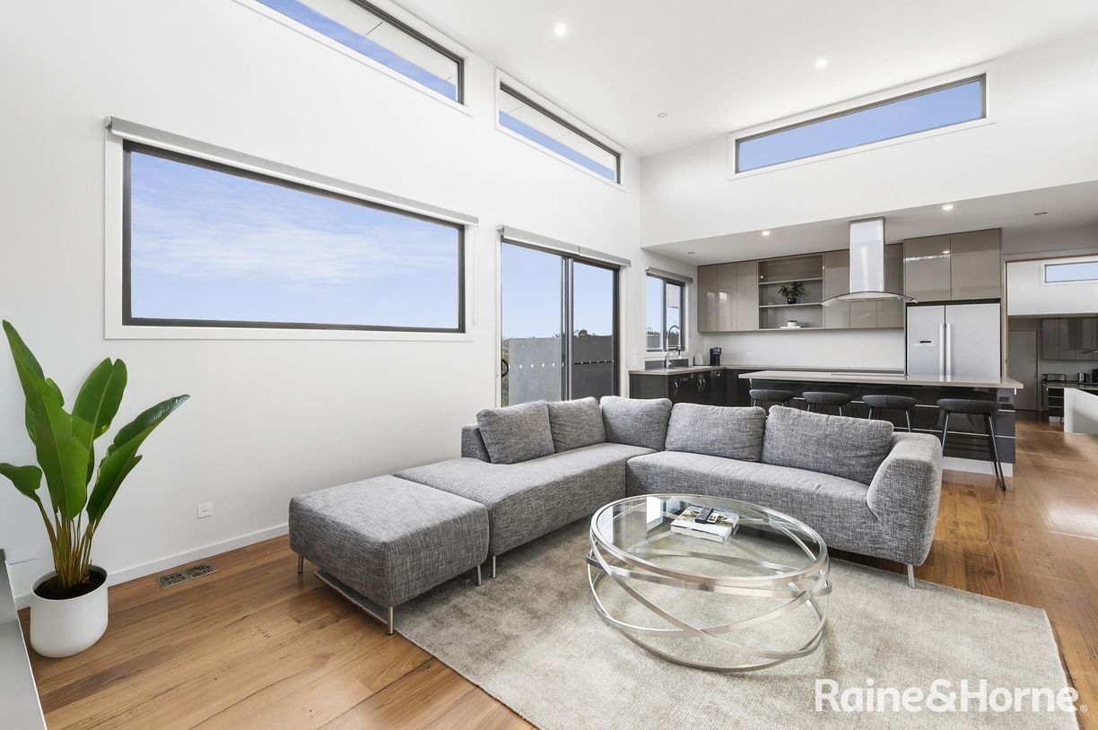 144 Weeroona Street — photo 9 of 21