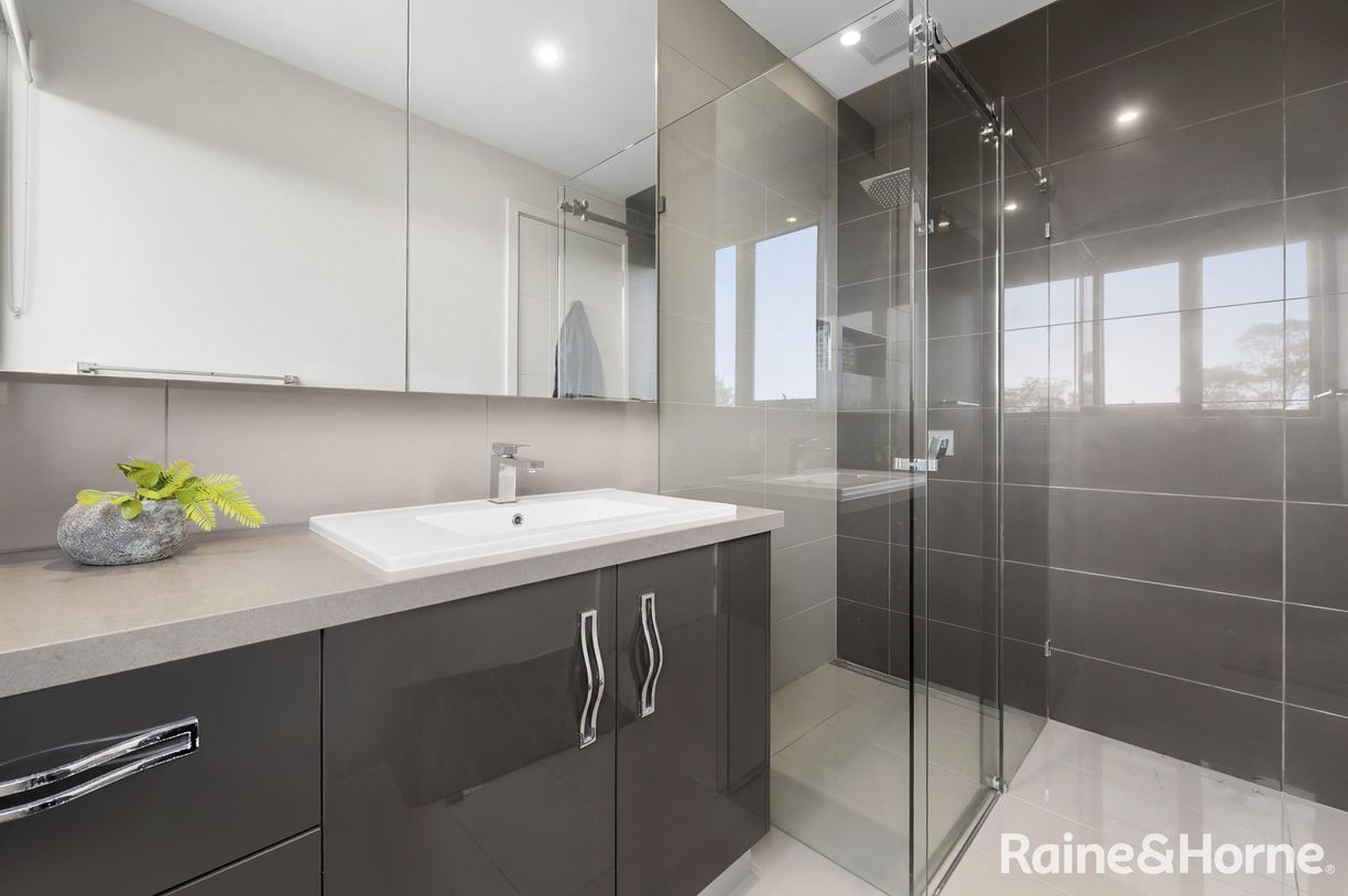 144 Weeroona Street — photo 14 of 21