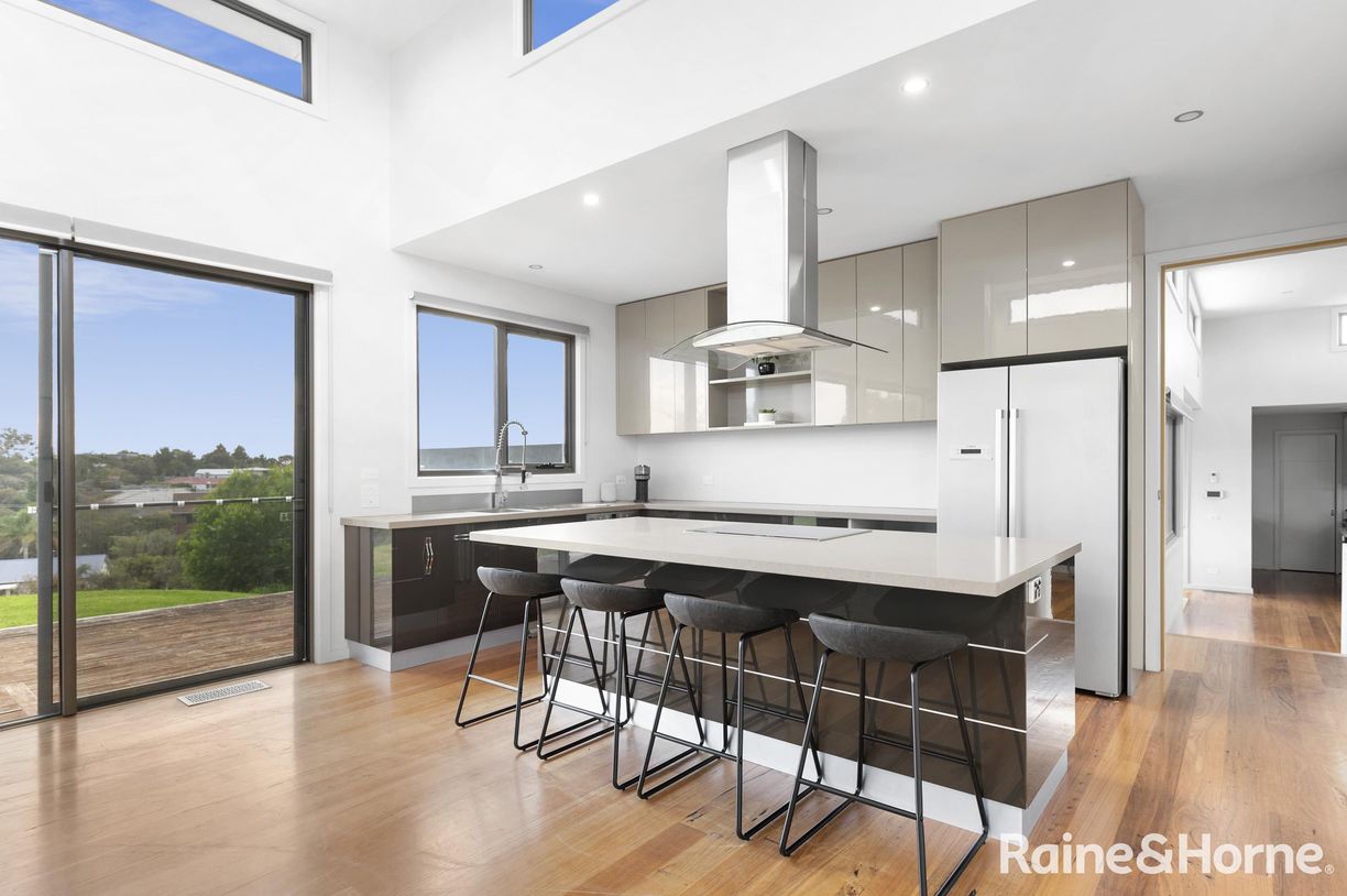 144 Weeroona Street — photo 10 of 21