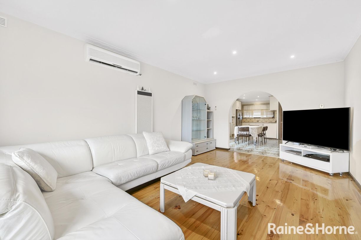 22 Yaringa Court — photo 3 of 10