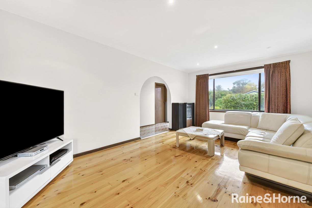 22 Yaringa Court — photo 2 of 10