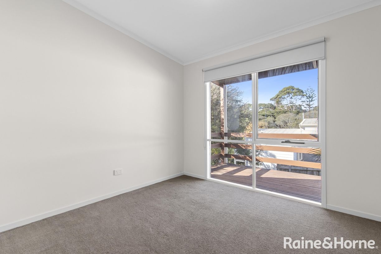 36 Kanburra Street — photo 4 of 10