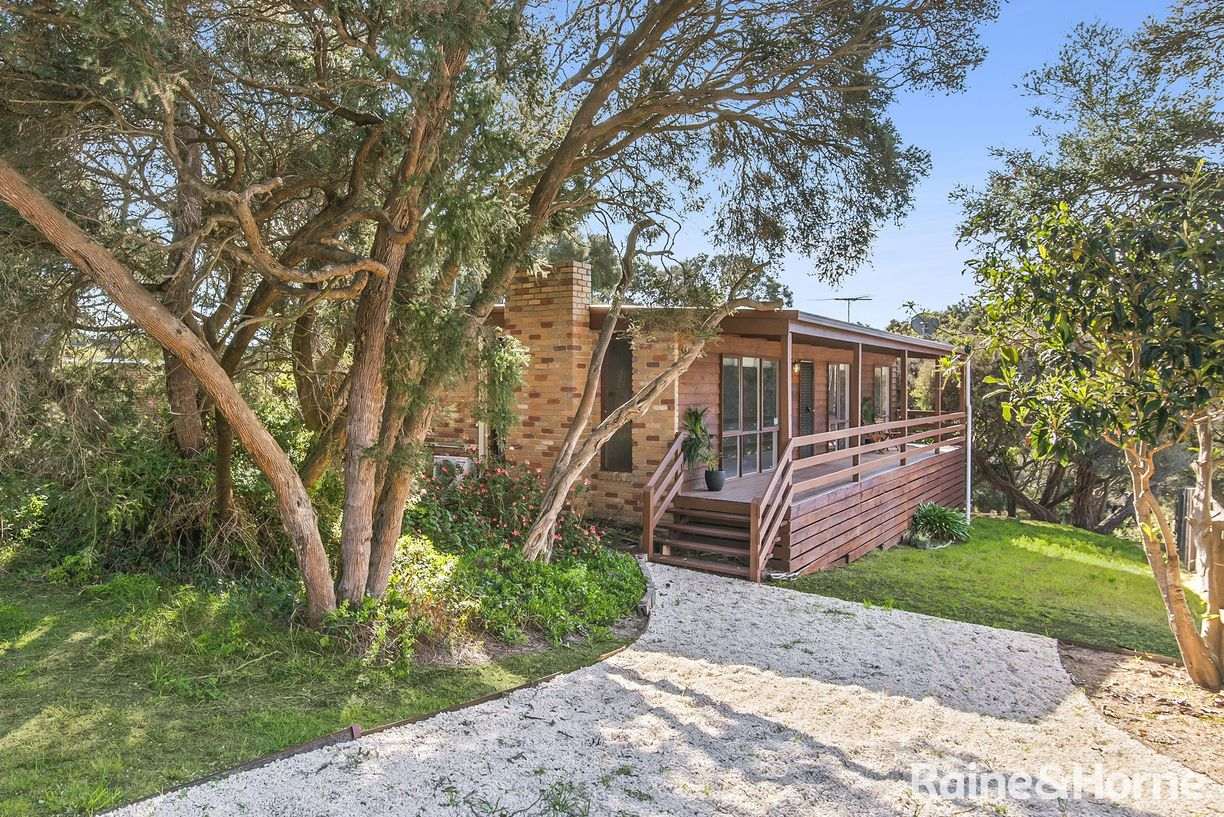 36 Kanburra Street — photo from Raine & Horne Shoreline