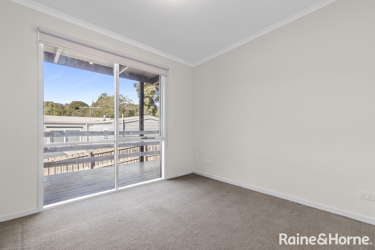 36 Kanburra Street — photo 8 of 10