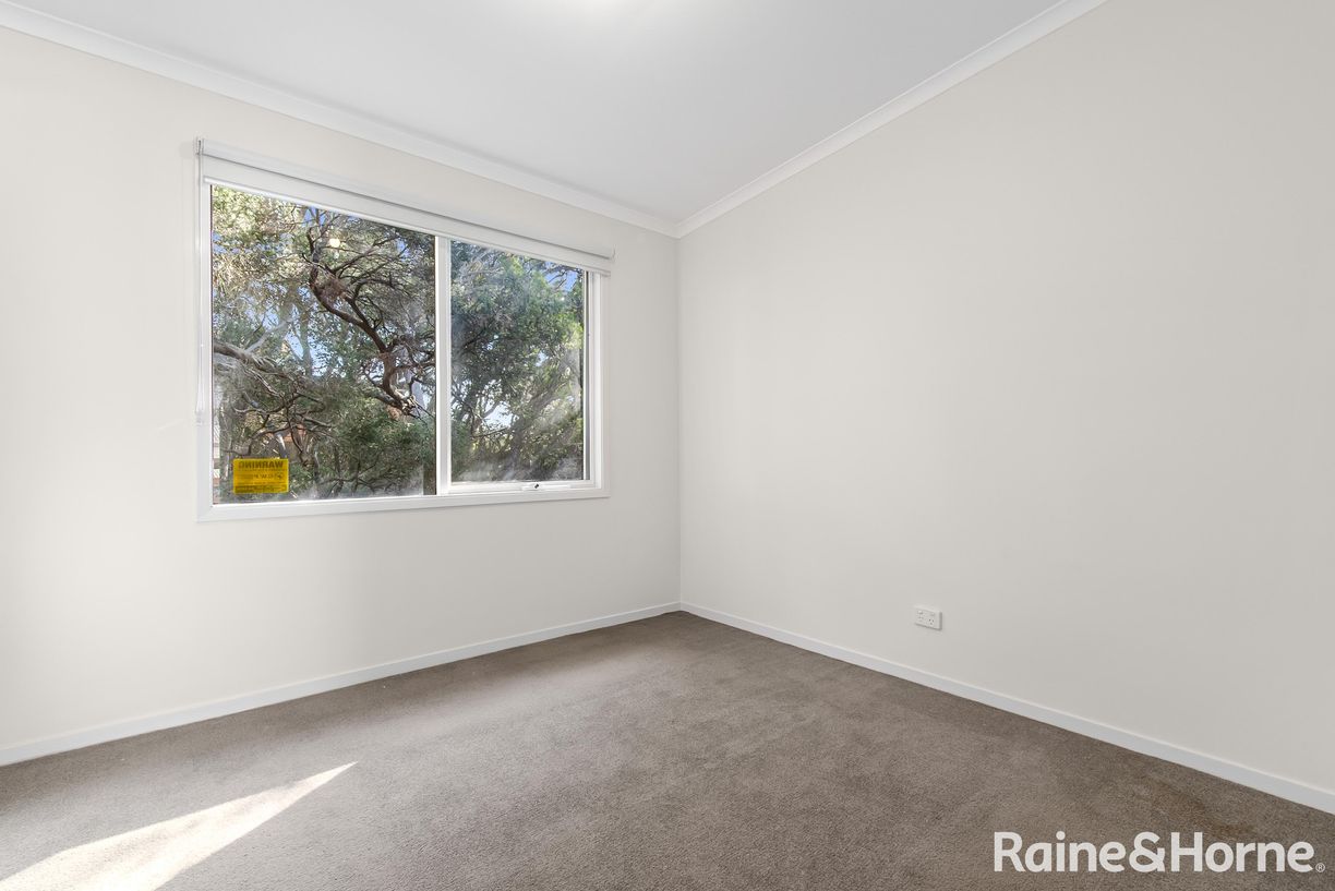 36 Kanburra Street — photo 9 of 10