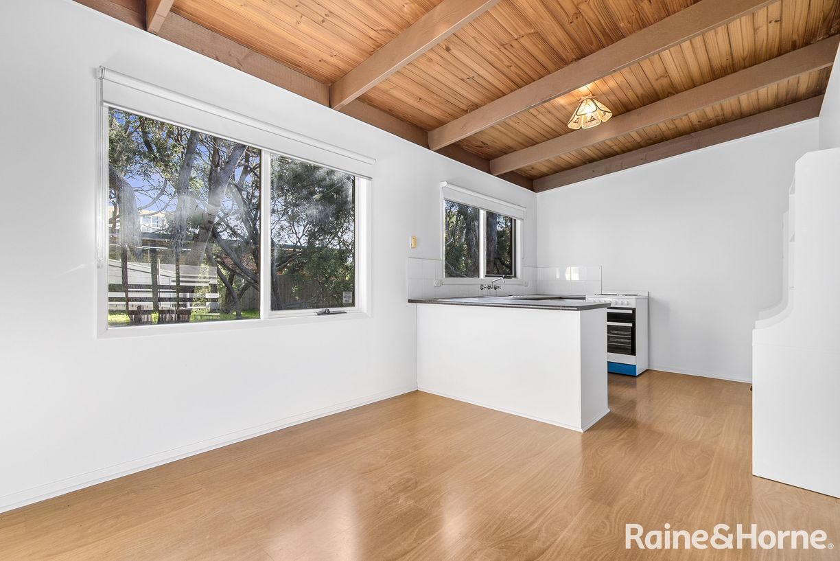 36 Kanburra Street — photo 2 of 10