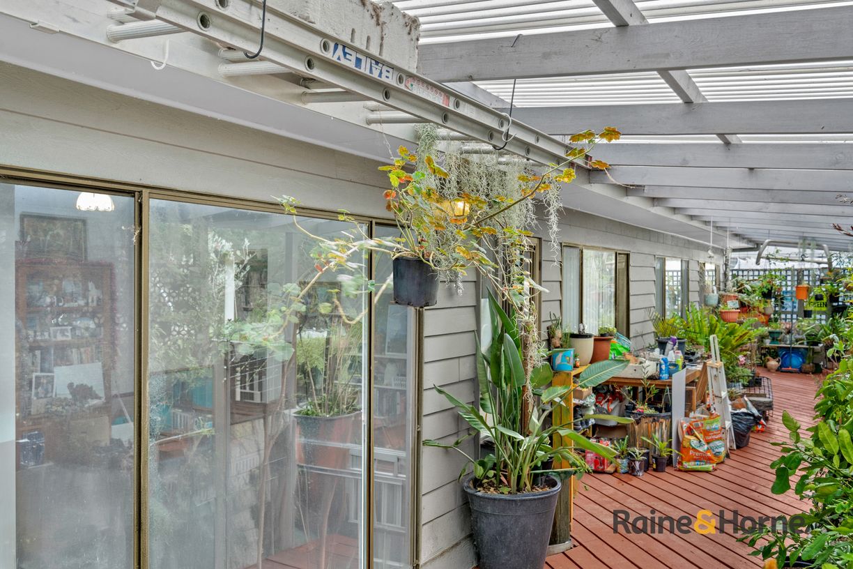 1 Landra Street — photo 2 of 4