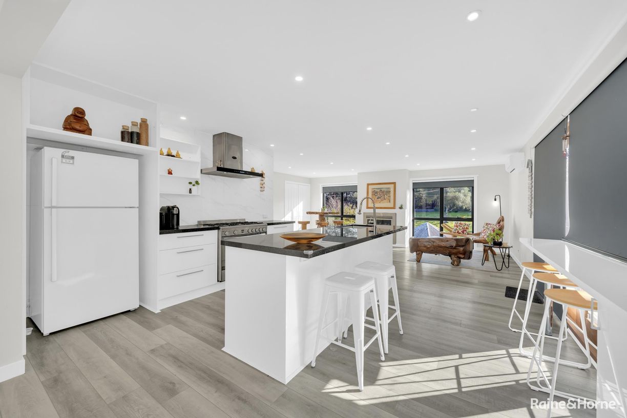 119 Dundas Street — photo 8 of 28