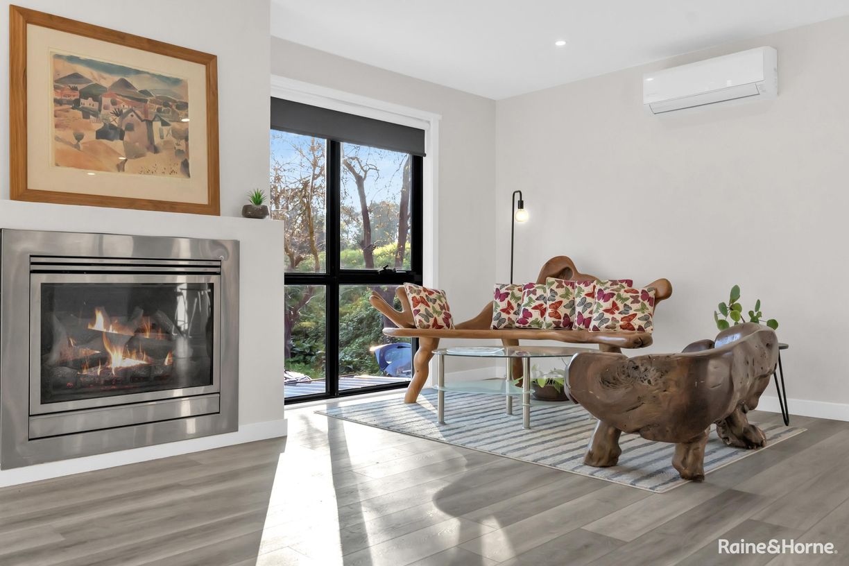 119 Dundas Street — photo 4 of 28