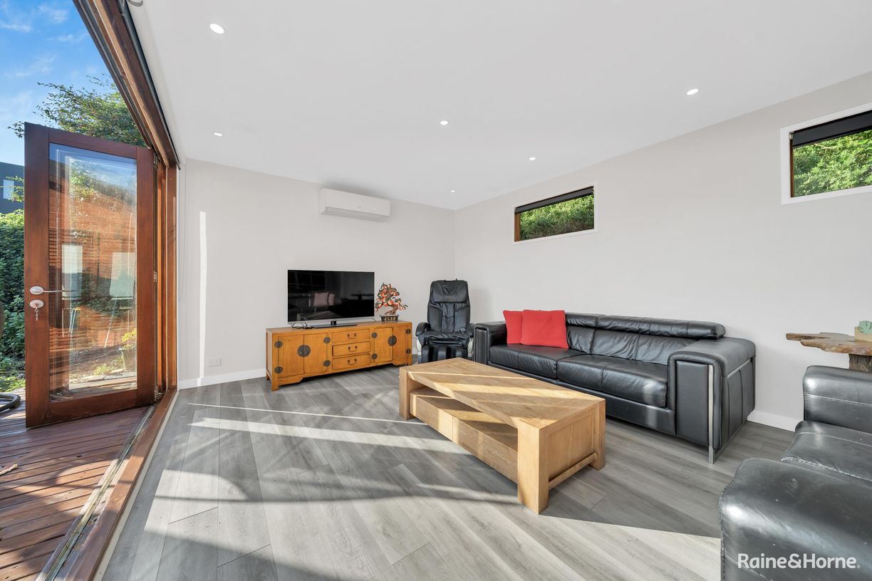 119 Dundas Street — photo 5 of 28
