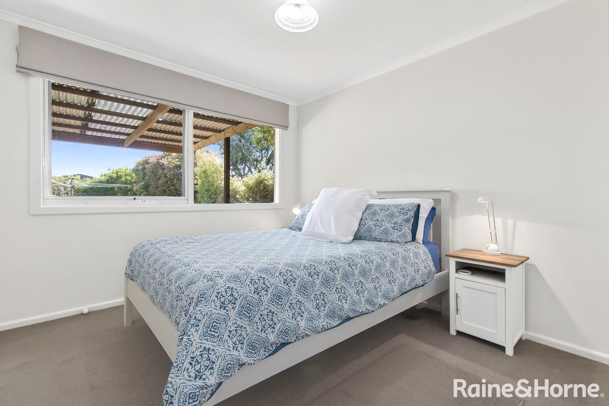 6 WARATAH Street — photo 8 of 10