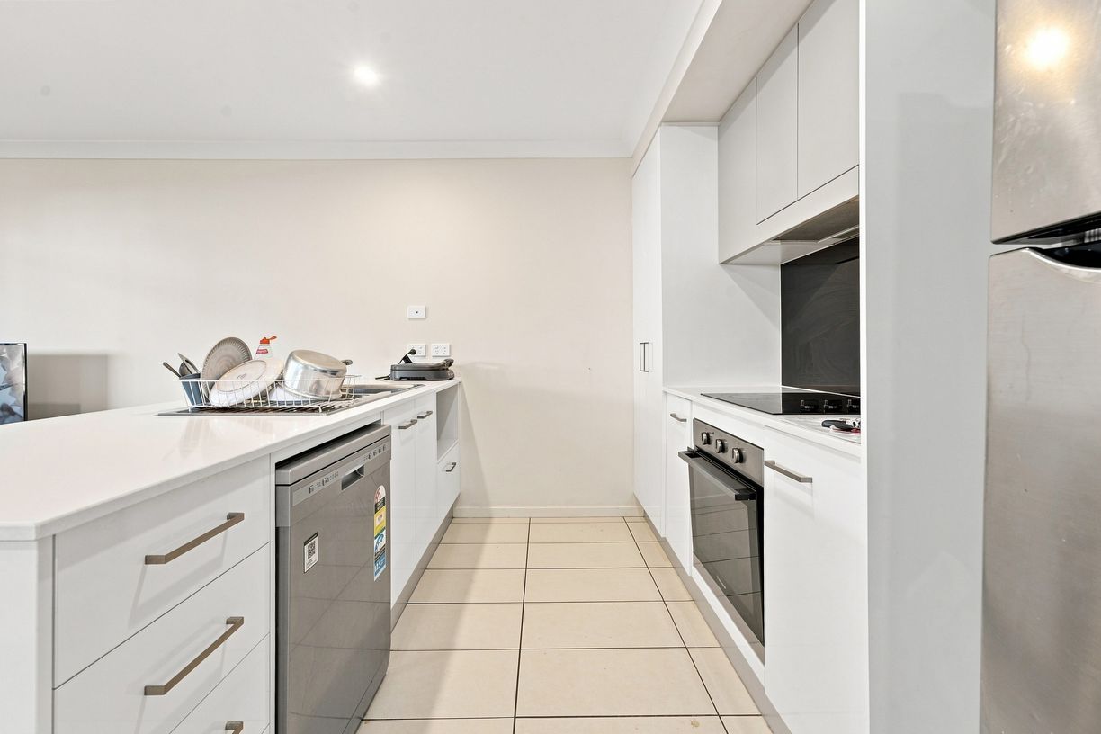 35/19 Whittley Court — photo 4 of 30