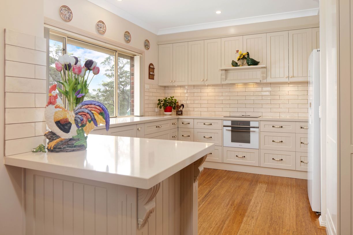 17 Batemans Road — photo 3 of 30