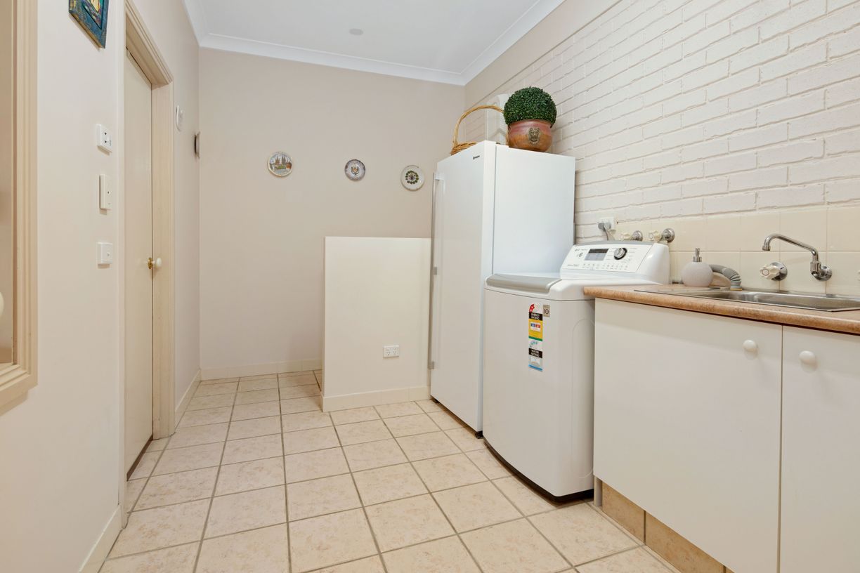 17 Batemans Road — photo 27 of 30