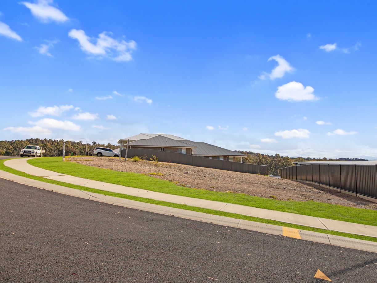 59 Freycinet Drive — photo 4 of 10