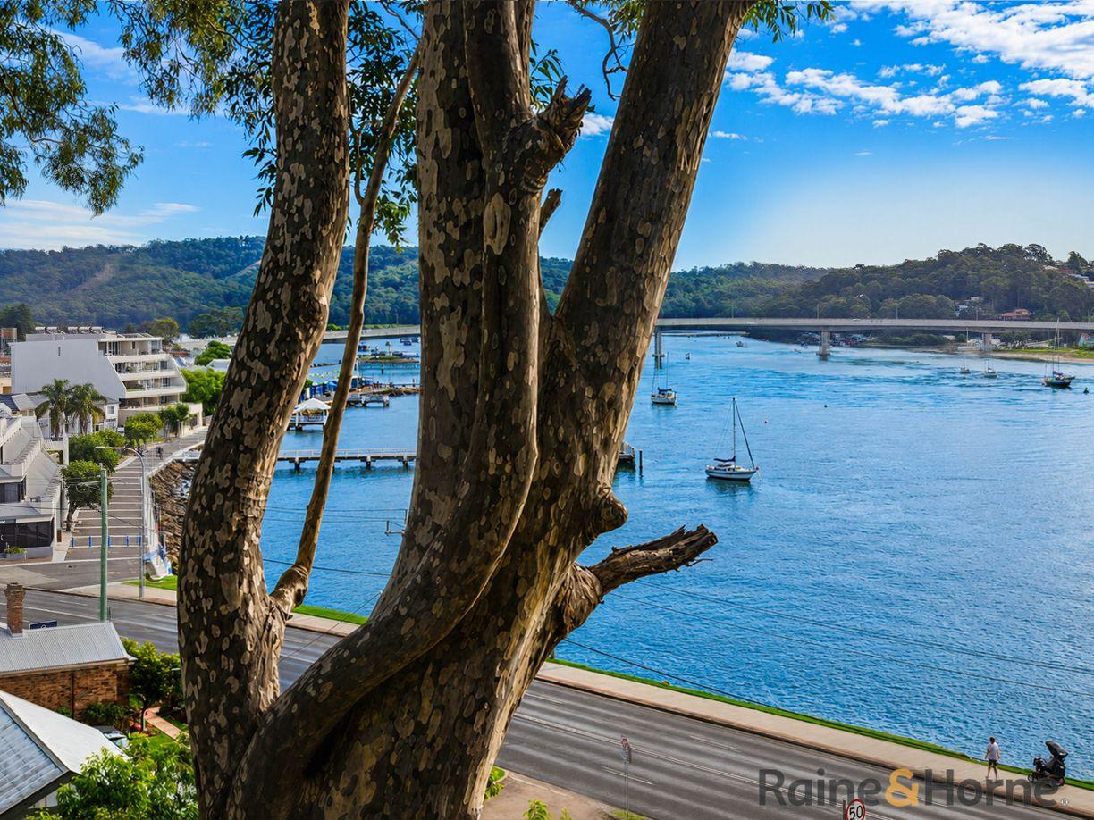 4/11 High Street — photo from Raine & Horne Batemans Bay