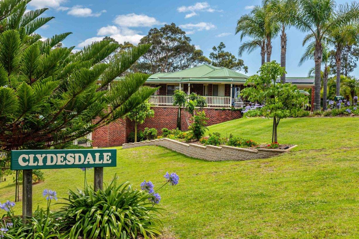 17 Batemans Road — photo from Raine & Horne Batemans Bay