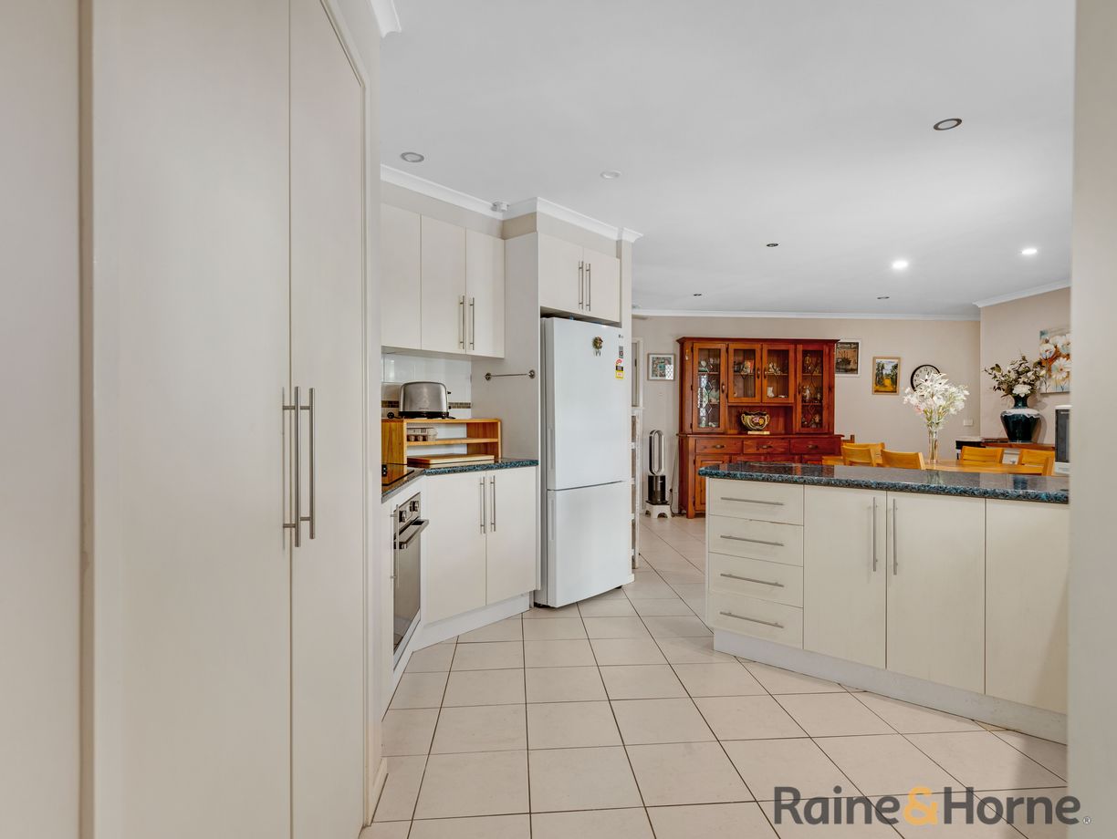 156 Edward Road — photo 8 of 30