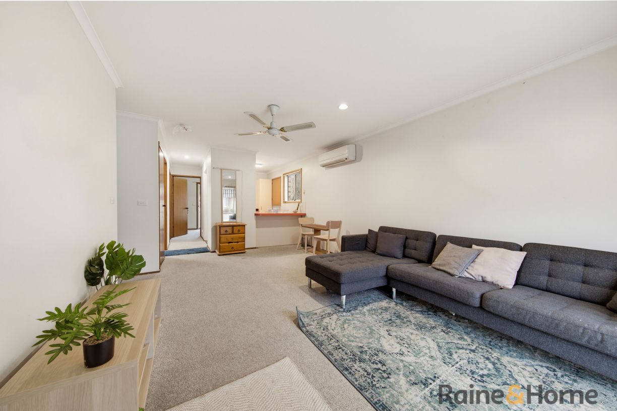 4/3 Drinnan Close — photo 4 of 19