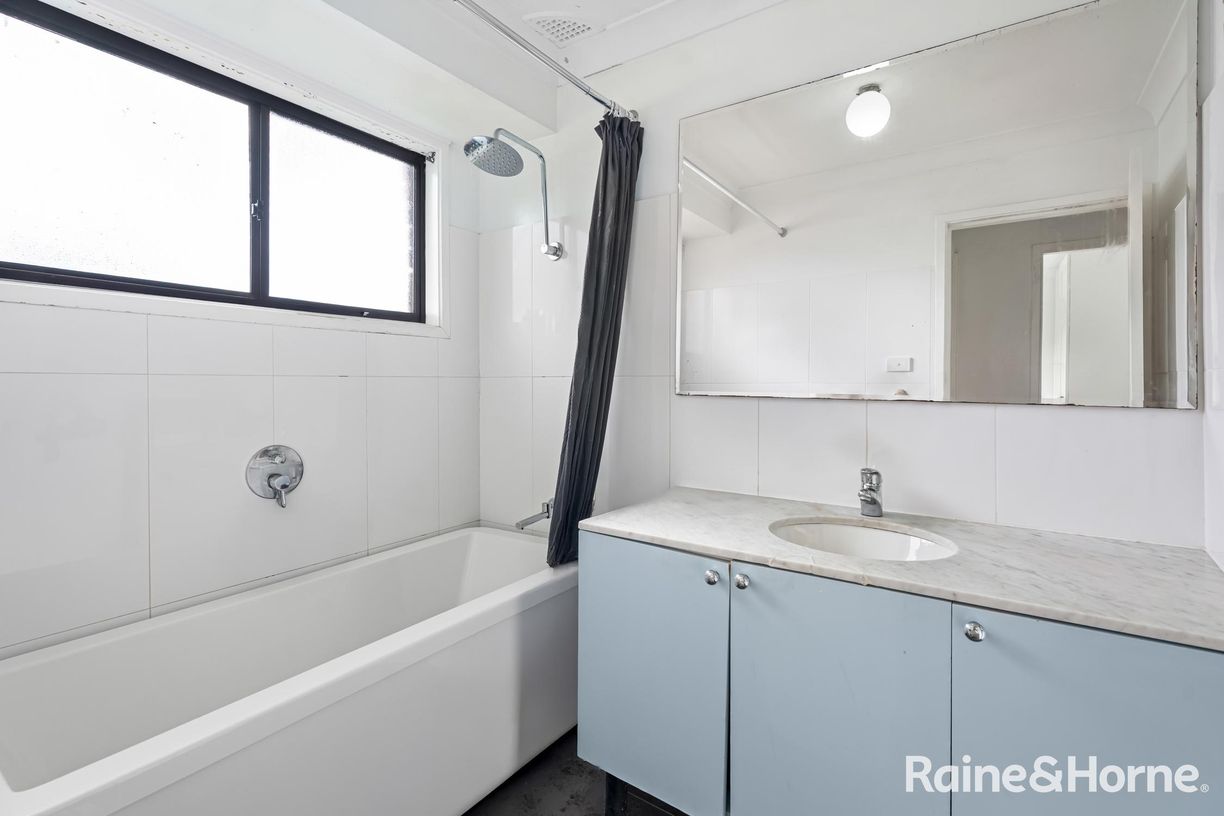 8 Eldorado Close — photo 7 of 12