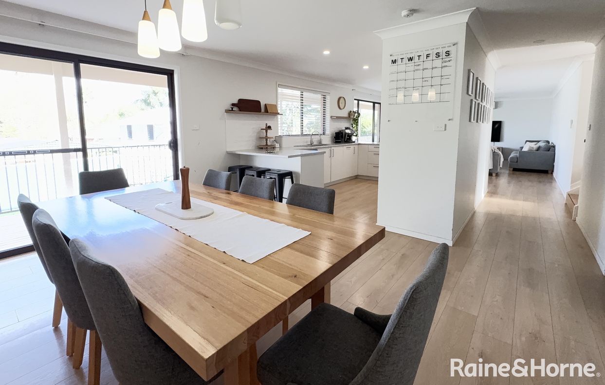 7 Jacaranda Close — photo from Raine & Horne Morisset