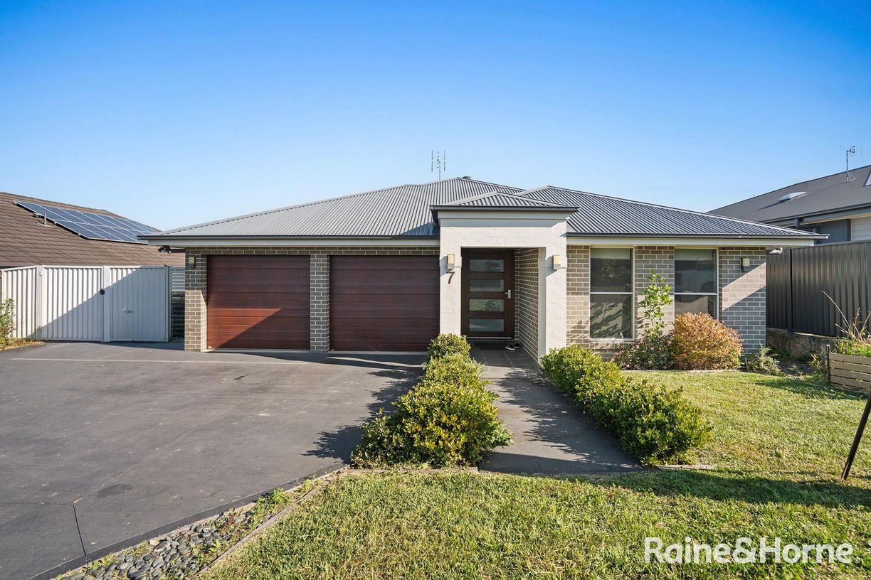 7 Thorogood Drive — photo from Raine & Horne Morisset