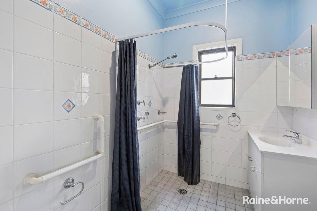 742 Freemans Drive — photo 9 of 13