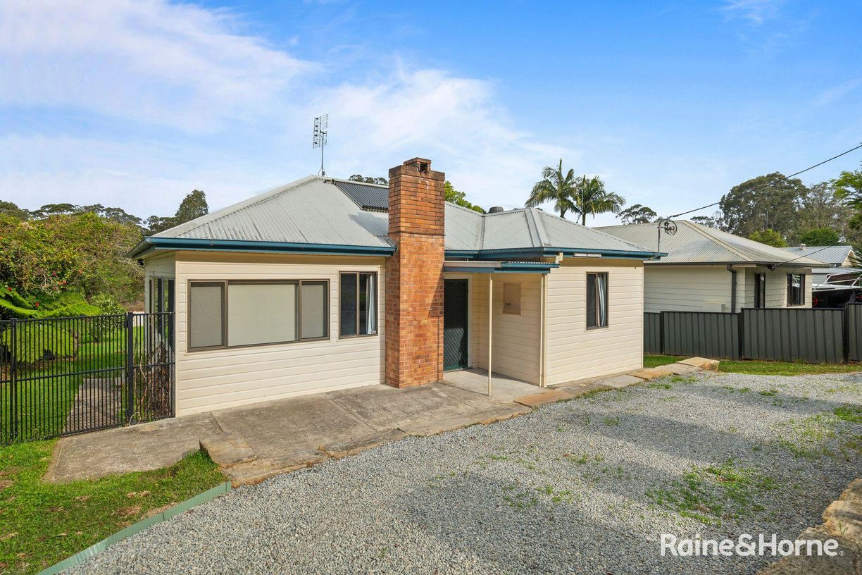 742 Freemans Drive — photo from Raine & Horne Morisset