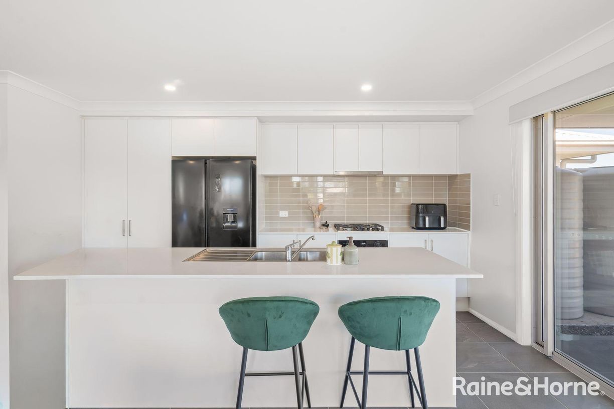 11 Loquat Street — photo 2 of 20